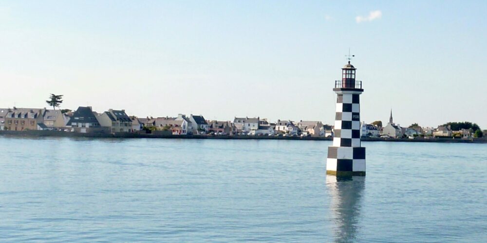 iletudy-paysbigouden-finistere-bretagne Ile-Tudy, ville charmante avec son petit port, ses rues pavées et la vue sur Loctudy et le phare des Perdrix