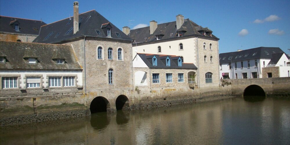 pontl'abbe-paysbigouden-finistere-bretagne Pont-l'Abbé ville où vous pouvez acheter vos souvenirs, capitale du pays bigouden